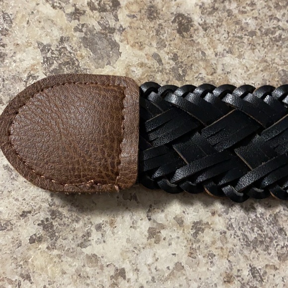 Brown woven belt, size 10. - Picture 6 of 8